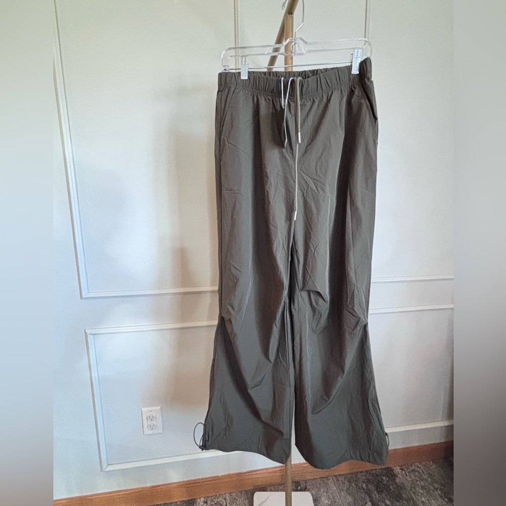 Halara Hiking Pants - Green Adjustable Hem Baggy Wide Leg Workout Pants MSRP $40